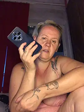 Snapshot of SofiaAmour chatting on July 1, 2026, 6:40 pm SofiaAmour online show from July 1, 2026, 6:40 pm