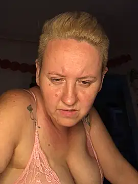 Snapshot of SofiaAmour chatting on July 19, 2026, 6:33 pm SofiaAmour online show from July 19, 2026, 6:33 pm