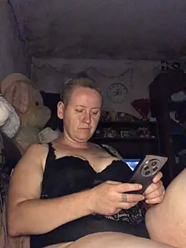Snapshot of SofiaAmour chatting on July 29, 2026, 6:39 pm SofiaAmour online show from July 29, 2026, 6:39 pm