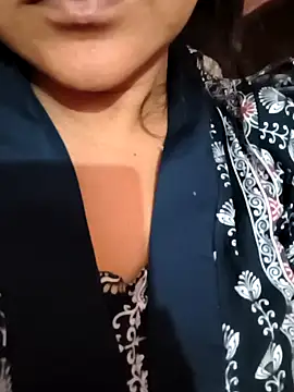 Snapshot of MUSKAN_786786- chatting on February 28, 2026, 4:19 pm MUSKAN 786786- online show from February 28, 2026, 4:19 pm