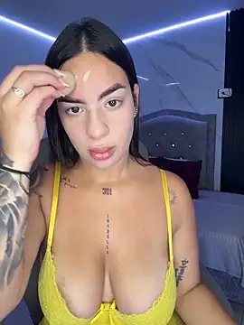 Lisabrown 23 online show from April 11, 2026, 12:15 am