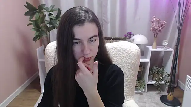 MistyBree online show from March 25, 2026, 10:10 am