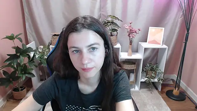 MistyBree online show from May 7, 2026, 8:20 am