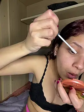 Snapshot of MommySexxy23 chatting on March 24, 2026, 7:52 pm MommySexxy23 online show from March 24, 2026, 7:52 pm