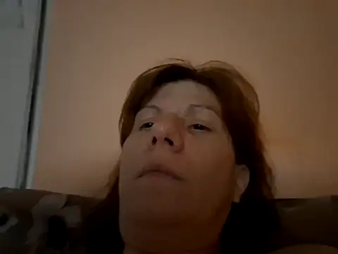 alicexox0 online show from April 3, 2026, 7:01 pm