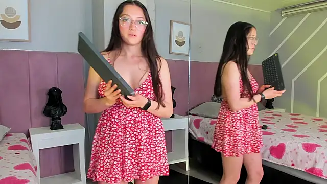 EvaMark  online show from March 12, 2026, 11:49 am