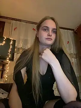 Snapshot of LunaVey chatting on May 26, 2026, 6:26 pm LunaVey online show from May 26, 2026, 6:26 pm
