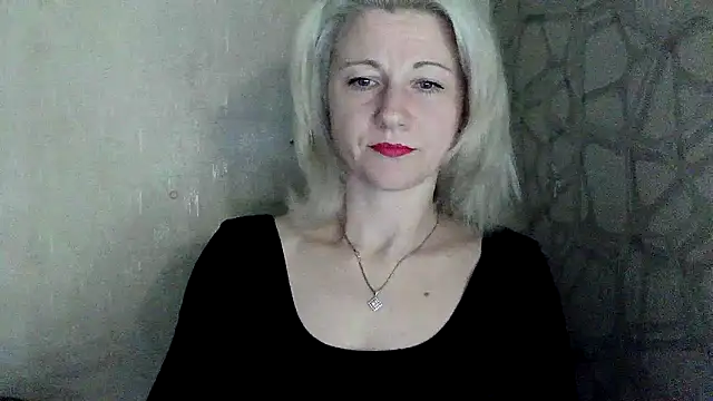 Katerina-Kissa online show from May 6, 2026, 6:02 pm