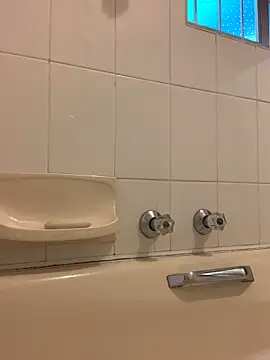 Daddies Gurl online show from April 18, 2026, 1:26 pm