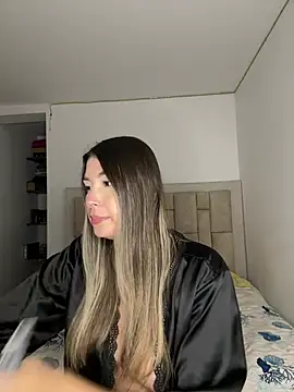 Snapshot of Julie_Rosse chatting on July 13, 2026, 4:26 am Julie Rosse online show from July 13, 2026, 4:26 am