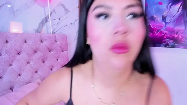 Snapshot of AbrilQuintana_ chatting on April 17, 2026, 11:13 am AbrilQuintana online show from April 17, 2026, 11:13 am