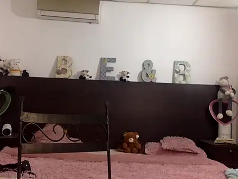 mommy-Milf online show from March 3, 2026, 1:56 am