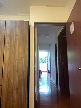 Emi rousse online show from April 15, 2026, 12:23 pm