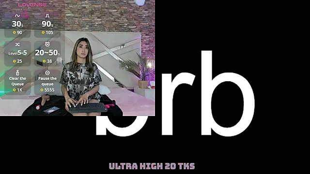 Snapshot of lucy_davies chatting on April 2, 2026, 11:30 am lucy davies online show from April 2, 2026, 11:30 am