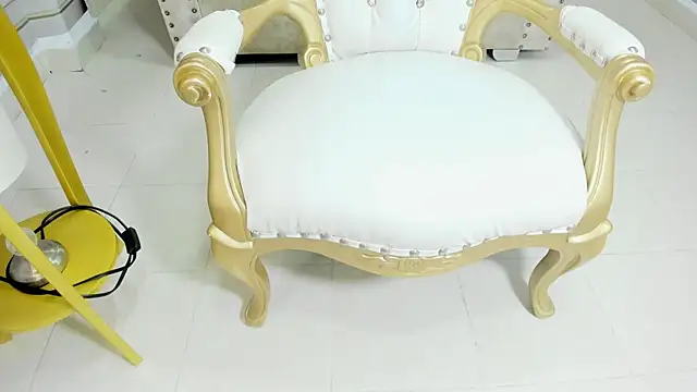 ariana pocahontas online show from April 10, 2026, 5:01 am