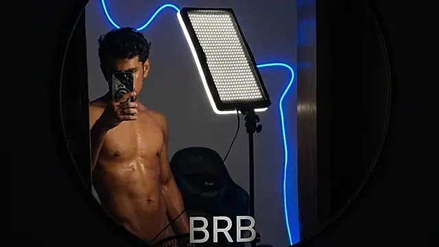 jossi12345j online show from March 26, 2026, 1:28 pm