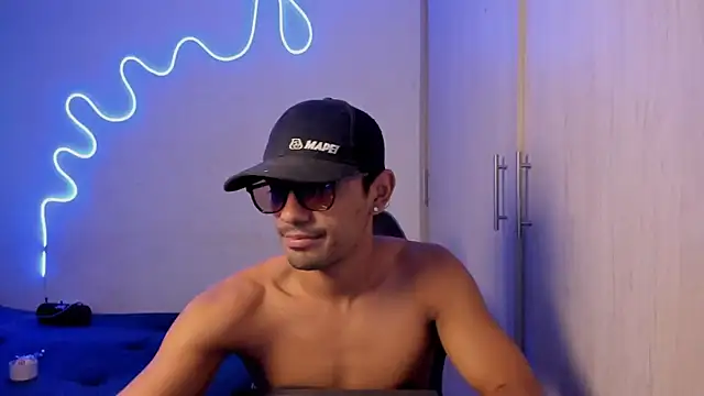 jossi12345j online show from April 2, 2026, 12:47 pm