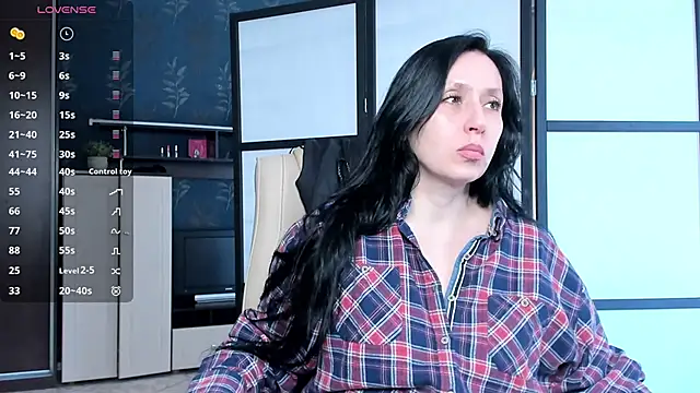 Snapshot of Lucky_Milf chatting on April 3, 2026, 10:02 am Lucky Milf online show from April 3, 2026, 10:02 am