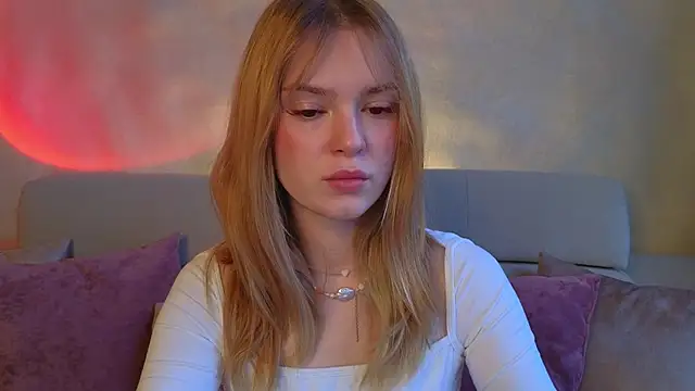 cyberl0ve  online show from March 17, 2026, 3:15 pm