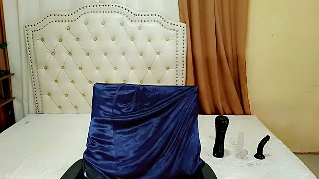 Snapshot of Seductive_sophie chatting on July 29, 2026, 1:15 am Seductive sophie online show from July 29, 2026, 1:15 am