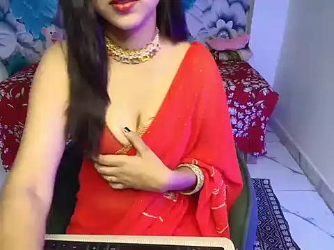 Snapshot of its-samyara chatting on August 4, 2026, 5:04 pm its-samyara online show from August 4, 2026, 5:04 pm