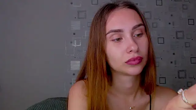 Snapshot of yourameliaa chatting on June 3, 2026, 6:02 pm yourameliaa online show from June 3, 2026, 6:02 pm