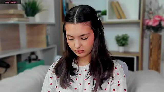 MirthaBolduan online show from March 11, 2026, 8:09 am