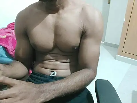 Snapshot of kratosTheHunk chatting on July 1, 2026, 12:07 pm kratosTheHunk online show from July 1, 2026, 12:07 pm