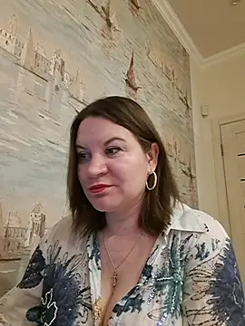 LaraHarper online show from April 7, 2026, 9:04 pm