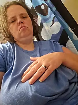 Purplesparkle1 online show from April 5, 2026, 1:19 pm