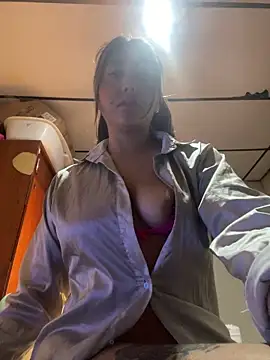 stefanyqueen69 online show from April 9, 2026, 1:27 pm