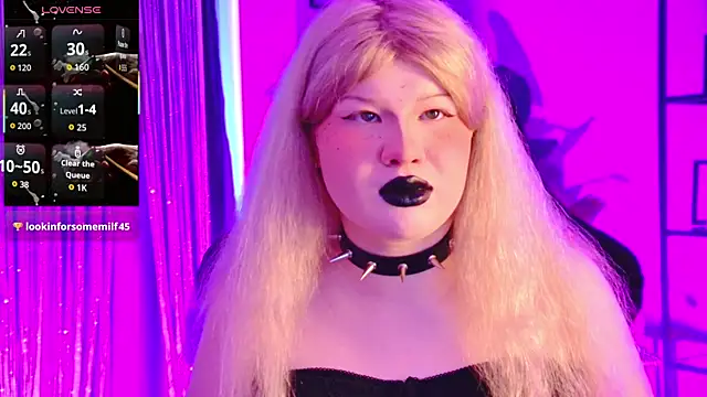 LilithNlsn online show from April 18, 2026, 4:27 am