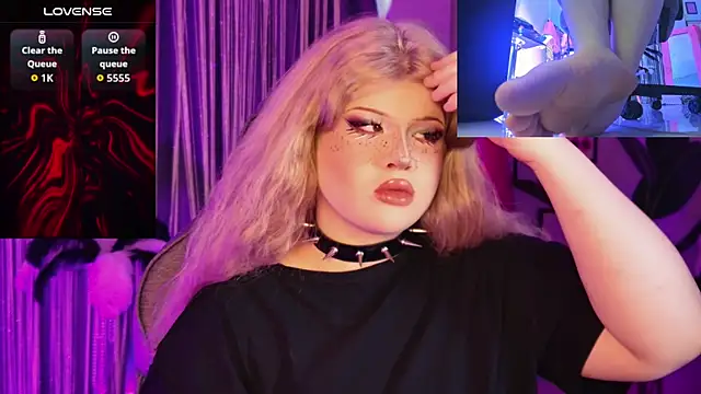LilithNlsn online show from July 7, 2026, 2:36 am