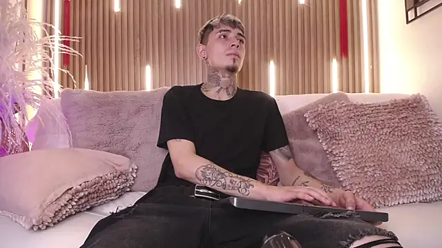 Max Hader  online show from March 11, 2026, 3:12 am