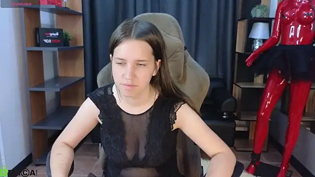 Snapshot of Molly_Miavka chatting on June 19, 2026, 6:40 am Molly Miavka online show from June 19, 2026, 6:40 am
