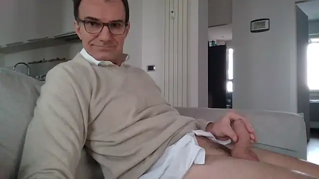 Snapshot of Alex1970-IT chatting on March 2, 2026, 1:40 pm Alex1970-IT online show from March 2, 2026, 1:40 pm