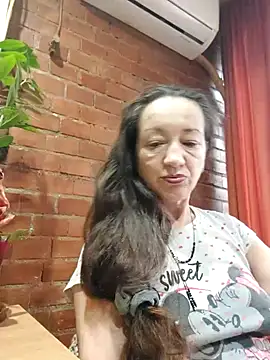 anayss17 online show from April 4, 2026, 4:22 am