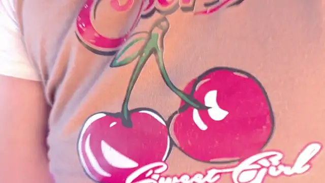 Snapshot of Emily_Roussee chatting on July 3, 2026, 11:38 am Emily Roussee online show from July 3, 2026, 11:38 am