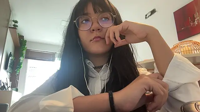 LatoshaLipitz online show from March 5, 2026, 4:36 pm