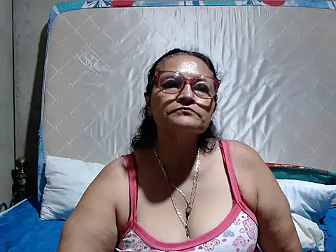  BellaNocturna online show from April 27, 2026, 4:10 am