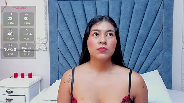 Snapshot of Leandra-Johnson chatting on June 2, 2026, 1:24 pm Leandra-Johnson online show from June 2, 2026, 1:24 pm