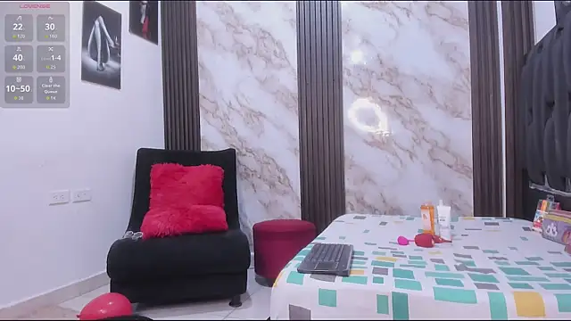 Nina vegas online show from April 9, 2026, 2:22 pm