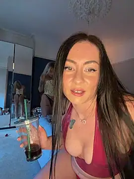 CherryVenomm online show from April 5, 2026, 5:54 pm