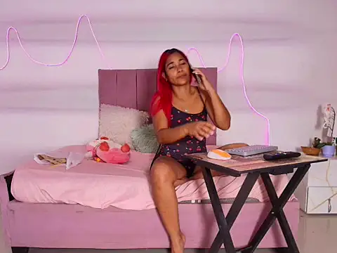 Peliroja lustrum online show from March 12, 2026, 3:29 pm