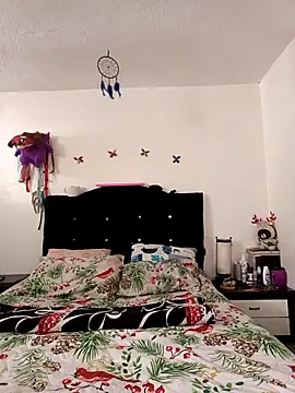 Snapshot of naomi_unu chatting on May 9, 2026, 6:13 pm naomi unu online show from May 9, 2026, 6:13 pm