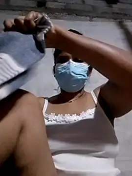 nilkirilli online show from April 21, 2026, 9:50 pm