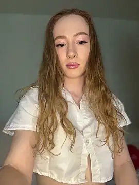 Little Candy 18 online show from May 19, 2026, 5:58 am