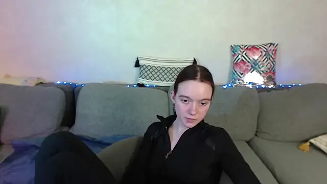 SunyLily online show from April 25, 2026, 8:28 am