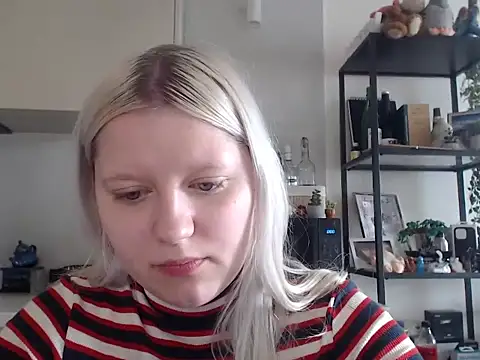 Snapshot of LenaSecret19 chatting on May 7, 2026, 7:25 am LenaSecret19 online show from May 7, 2026, 7:25 am