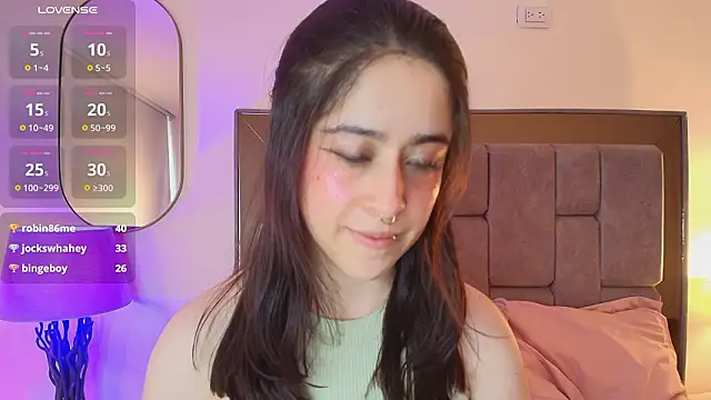 ViolettNova online show from March 6, 2026, 3:41 pm